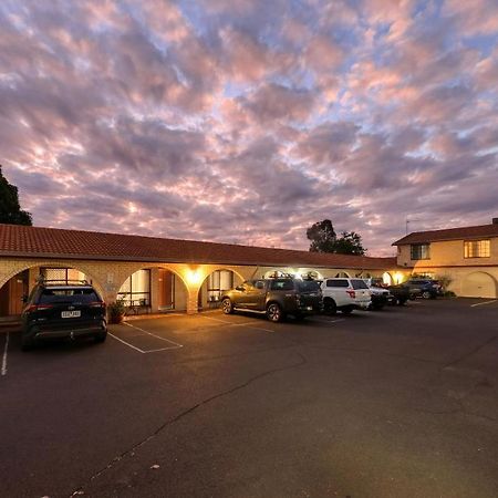 Forest Lodge Motor Inn & Restaurant Dubbo Exterior foto