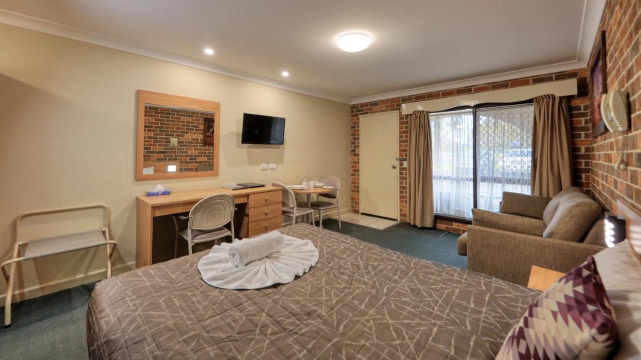 Forest Lodge Motor Inn & Restaurant Dubbo Exterior foto